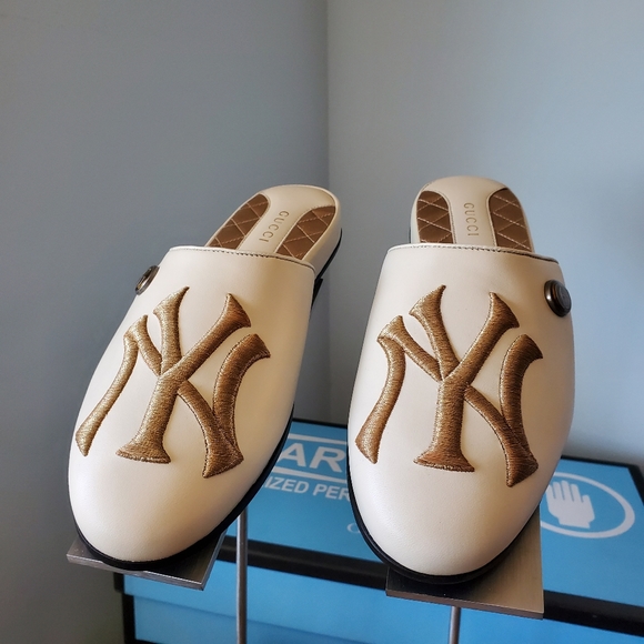 Gucci Princetown Limited Edition NY Yankees Mules - Picture 3 of 15